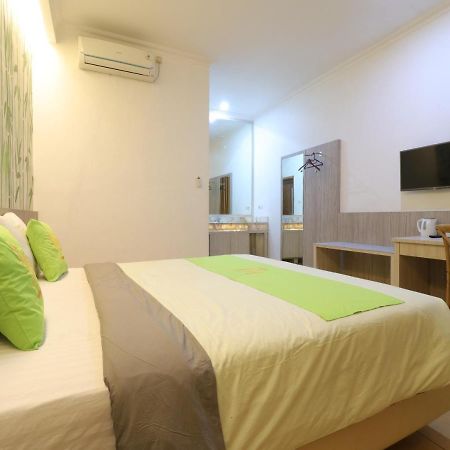 Hotel Huswah Airport Tangerang Extérieur photo