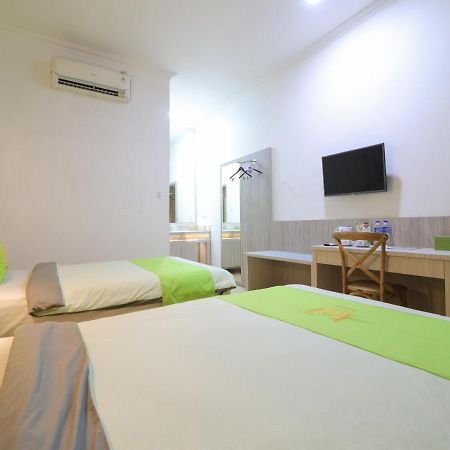 Hotel Huswah Airport Tangerang Extérieur photo