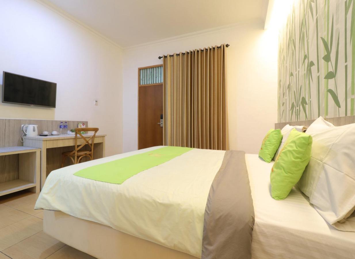 Hotel Huswah Airport Tangerang Extérieur photo