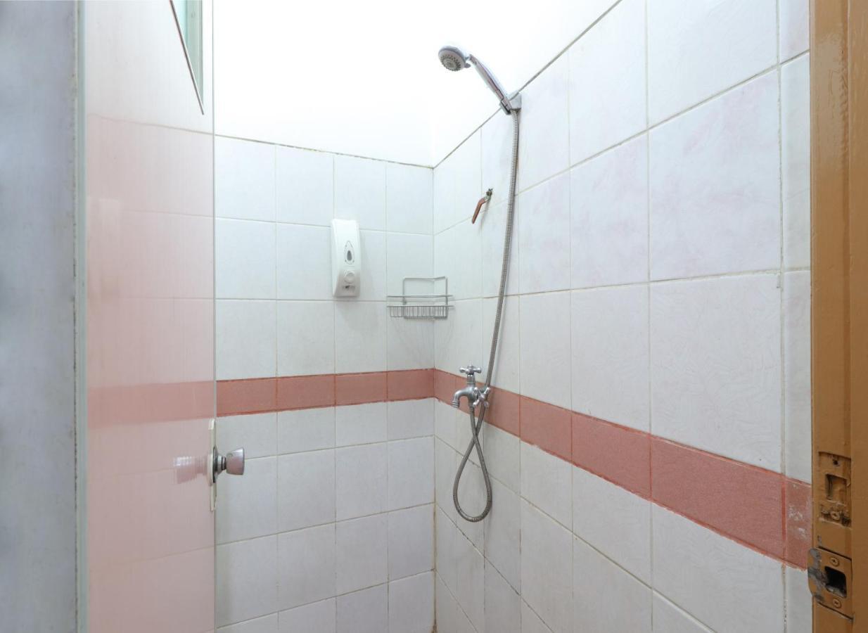 Hotel Huswah Airport Tangerang Extérieur photo