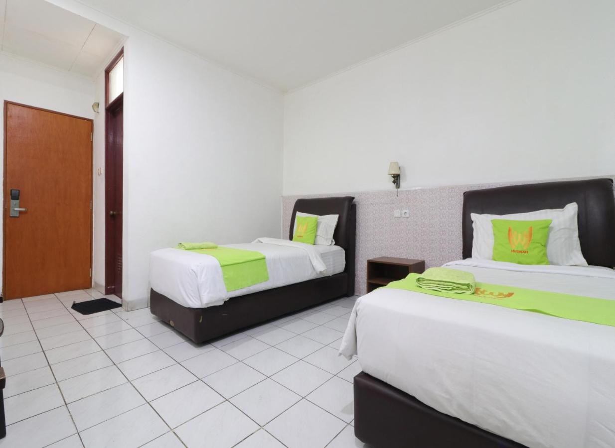 Hotel Huswah Airport Tangerang Extérieur photo