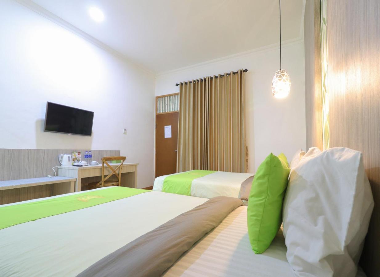 Hotel Huswah Airport Tangerang Extérieur photo