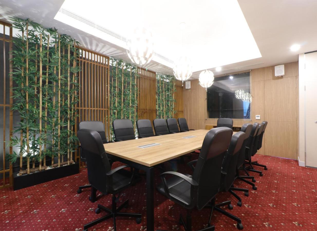 Hotel Huswah Airport Tangerang Extérieur photo