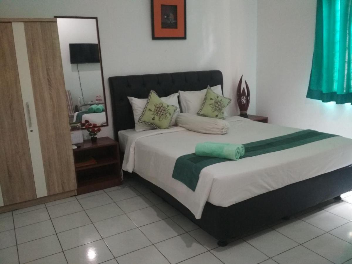 Hotel Huswah Airport Tangerang Extérieur photo